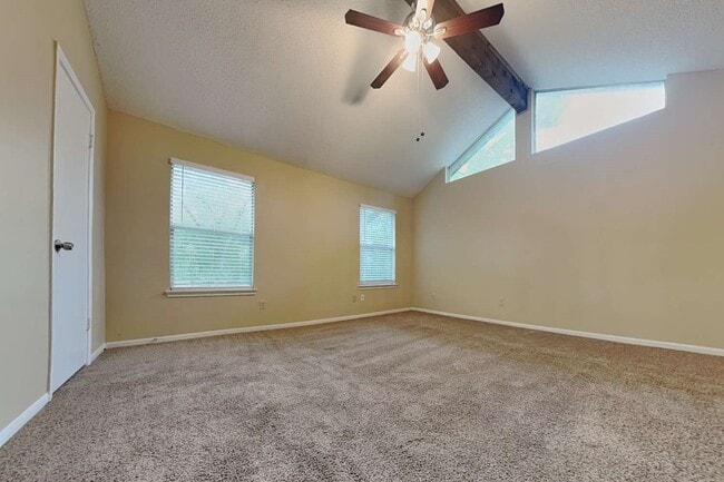 Building Photo - 11 Brentwood Oaks Ct