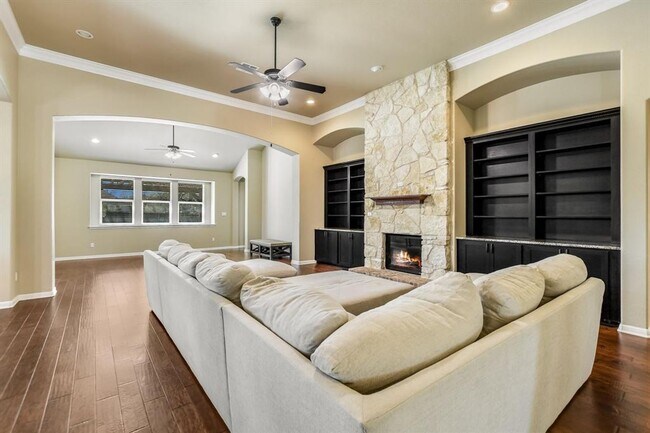 Building Photo - Leander - 4 bedroom, 3.5 bath home with a pool - Highlands at Crystal Falls