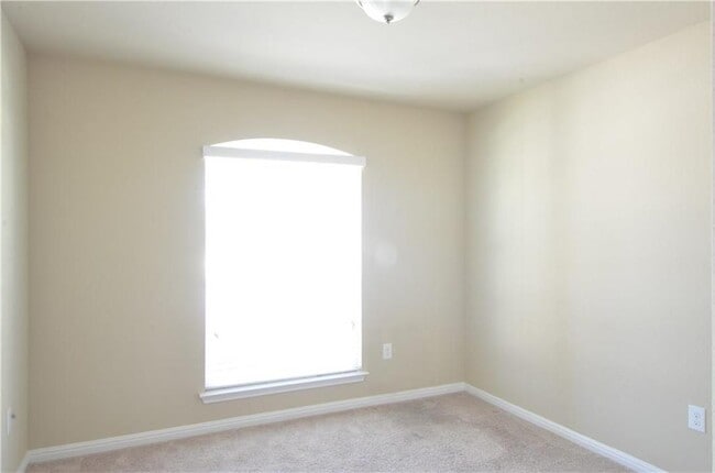 Building Photo - 12105 Harpster Bend