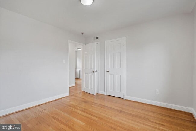 Building Photo - 2426 N Powhatan St