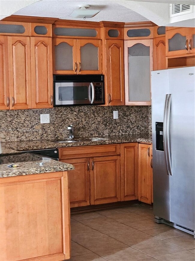 Building Photo - 1368 Seaview