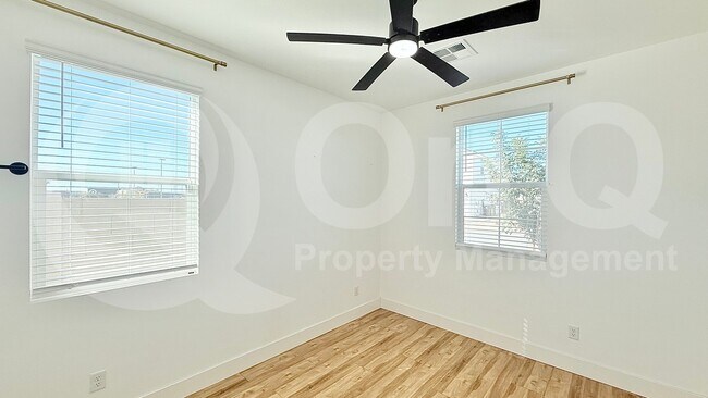 Building Photo - 145 E Mint Ln