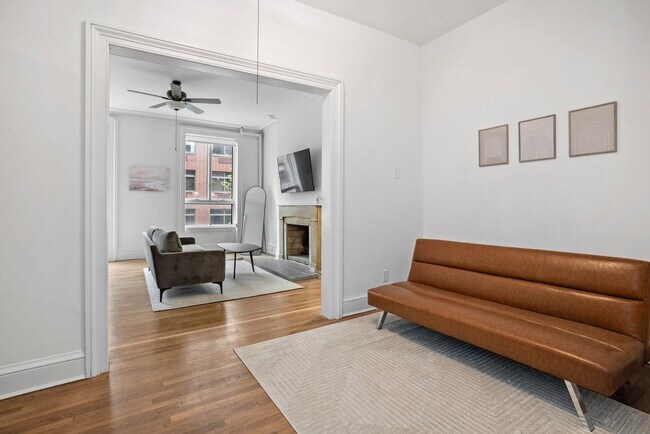 Building Photo - 257 W 19th St