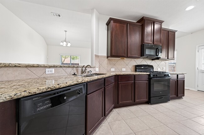 Building Photo - 24634 Lakecrest Creek Dr