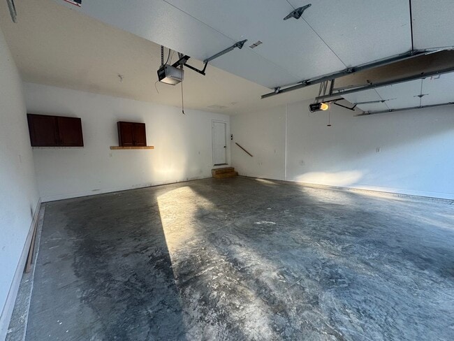 Building Photo - WELCOME HOME!