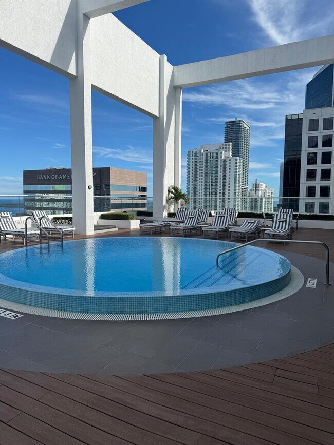 Building Photo - 500 Brickell Ave