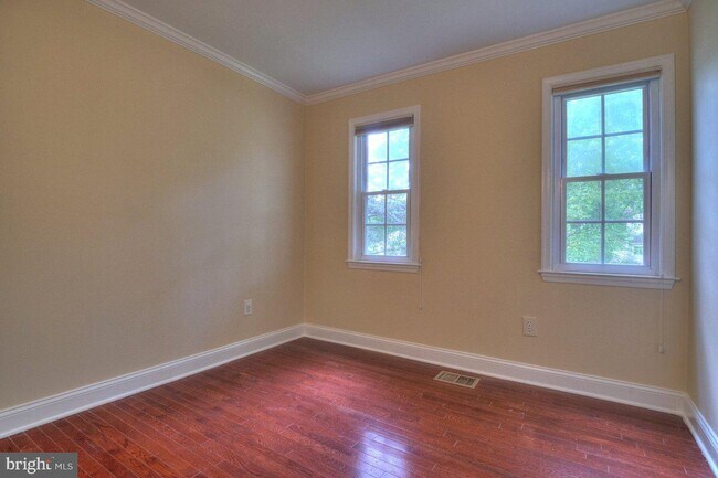 Building Photo - 2405 Earlsgate Ct