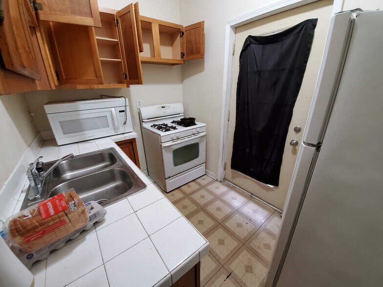 Kitchen - 201 N 37th St