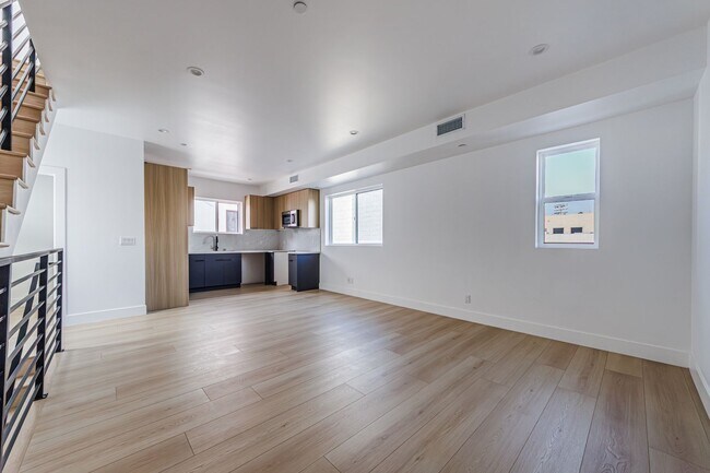 Building Photo - 13461 Beach Ave