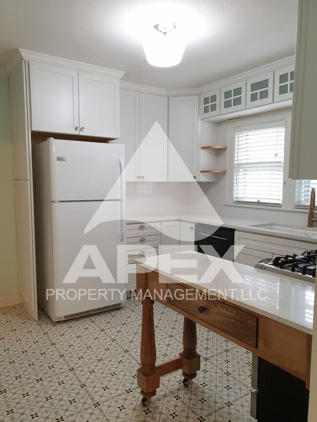 Building Photo - NORTH KNOX - 3 Bd Single Family Brick Ranc...