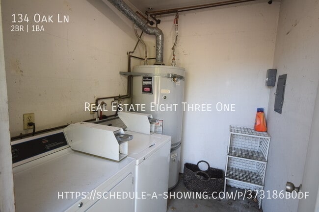 Building Photo - 134 Oak Ln