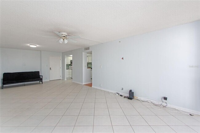 Building Photo - 255 Dolphin Point