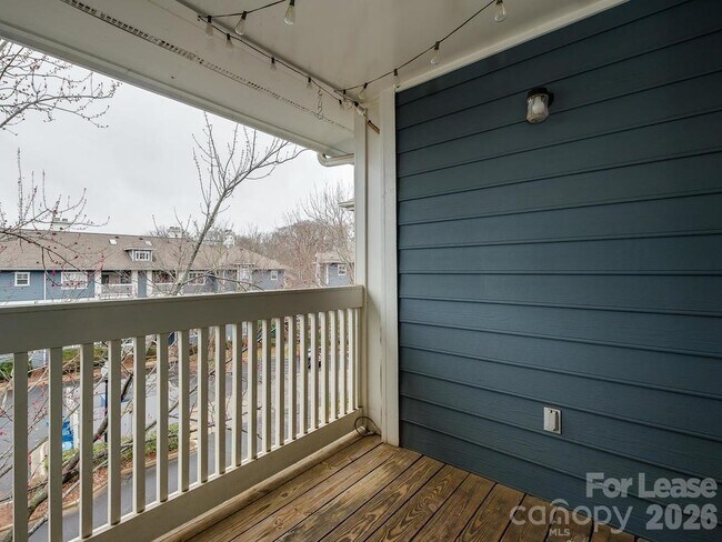 Building Photo - 424 Mather Green Ave