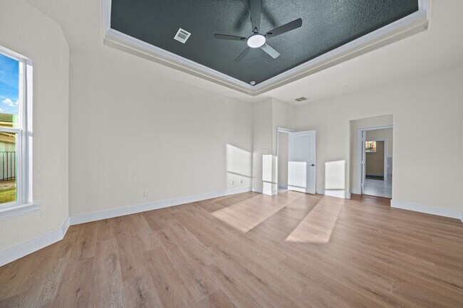 Building Photo - 14511 Middle Bluff Trail