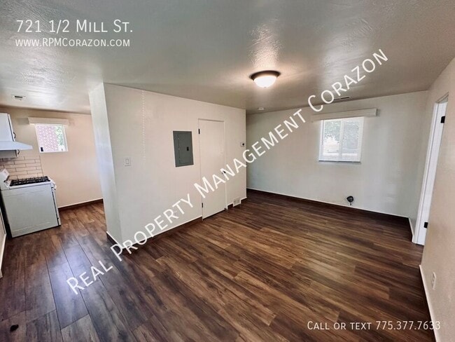 Building Photo - 721 1/2 Mill St.-