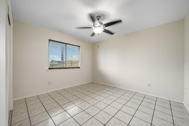 Building Photo - 12335 Shadowvista Dr