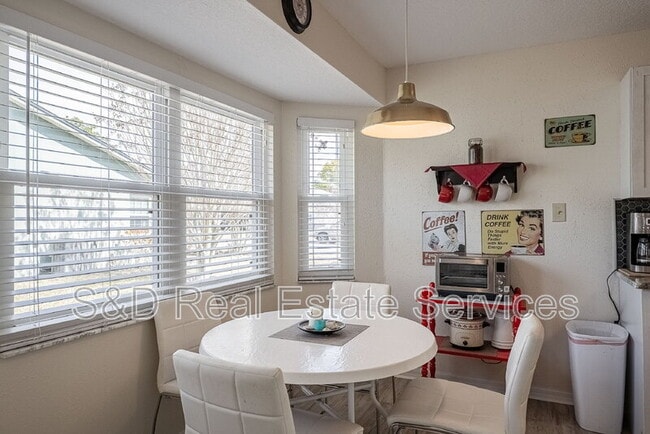 Building Photo - 6042 Seagull Ln