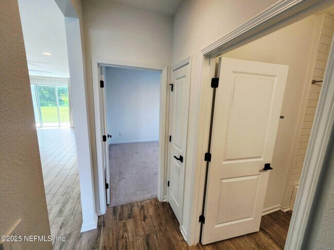 Building Photo - 577 Archstone Wy