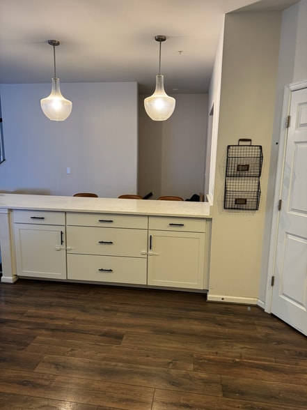 Kitchen - 16108 Coolidge Ave