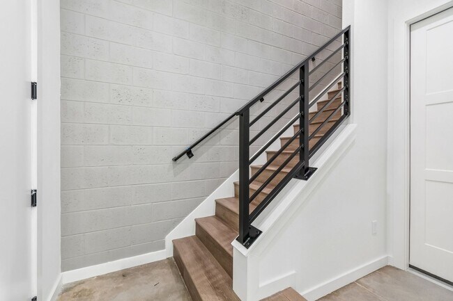 Building Photo - New Construction Townhome For Lease downtown Tampa, Ybor City, Gas Worx