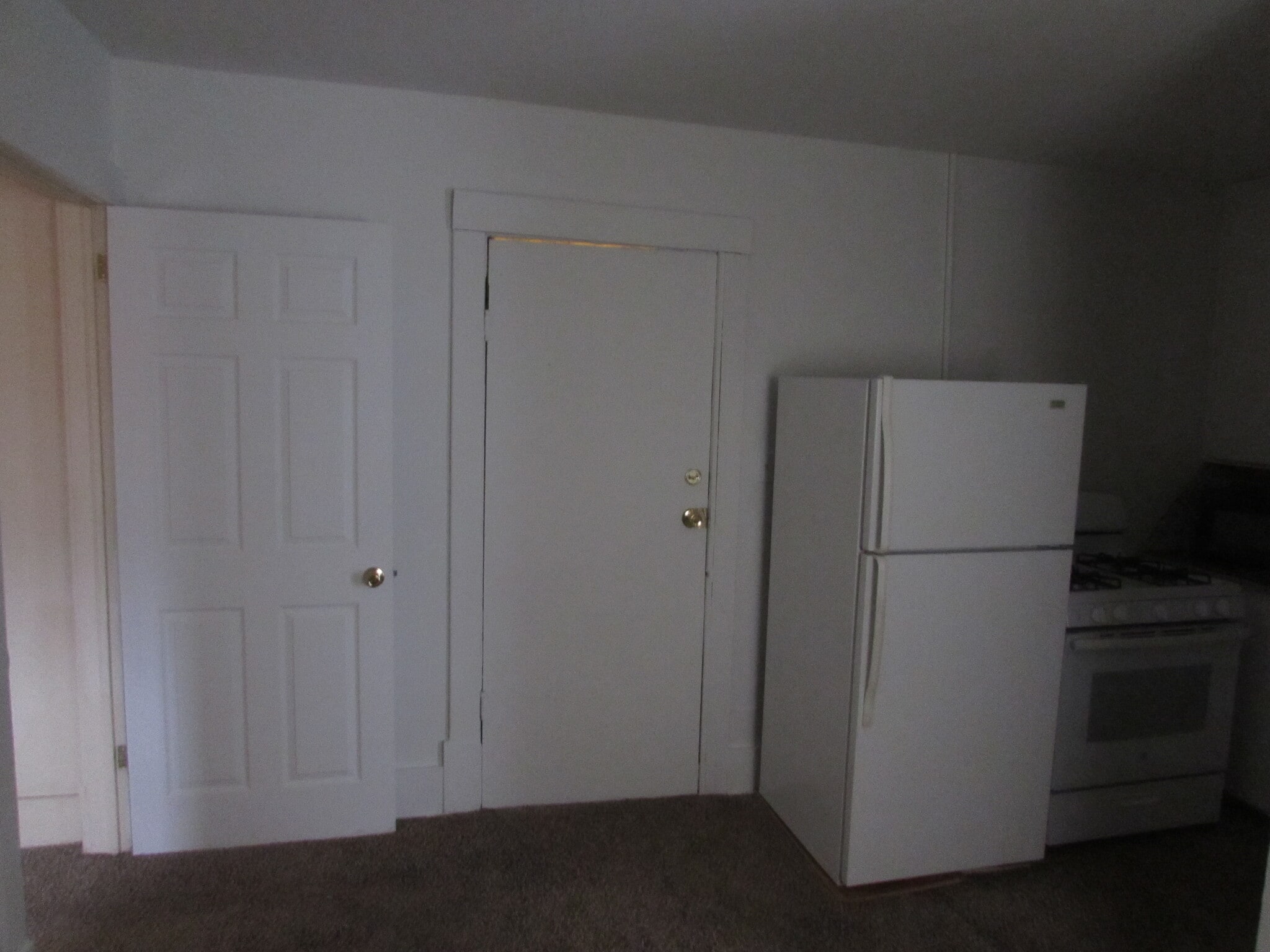 Building Photo - 716 E 4th Ave