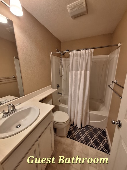 Building Photo - 797 Parc Ln