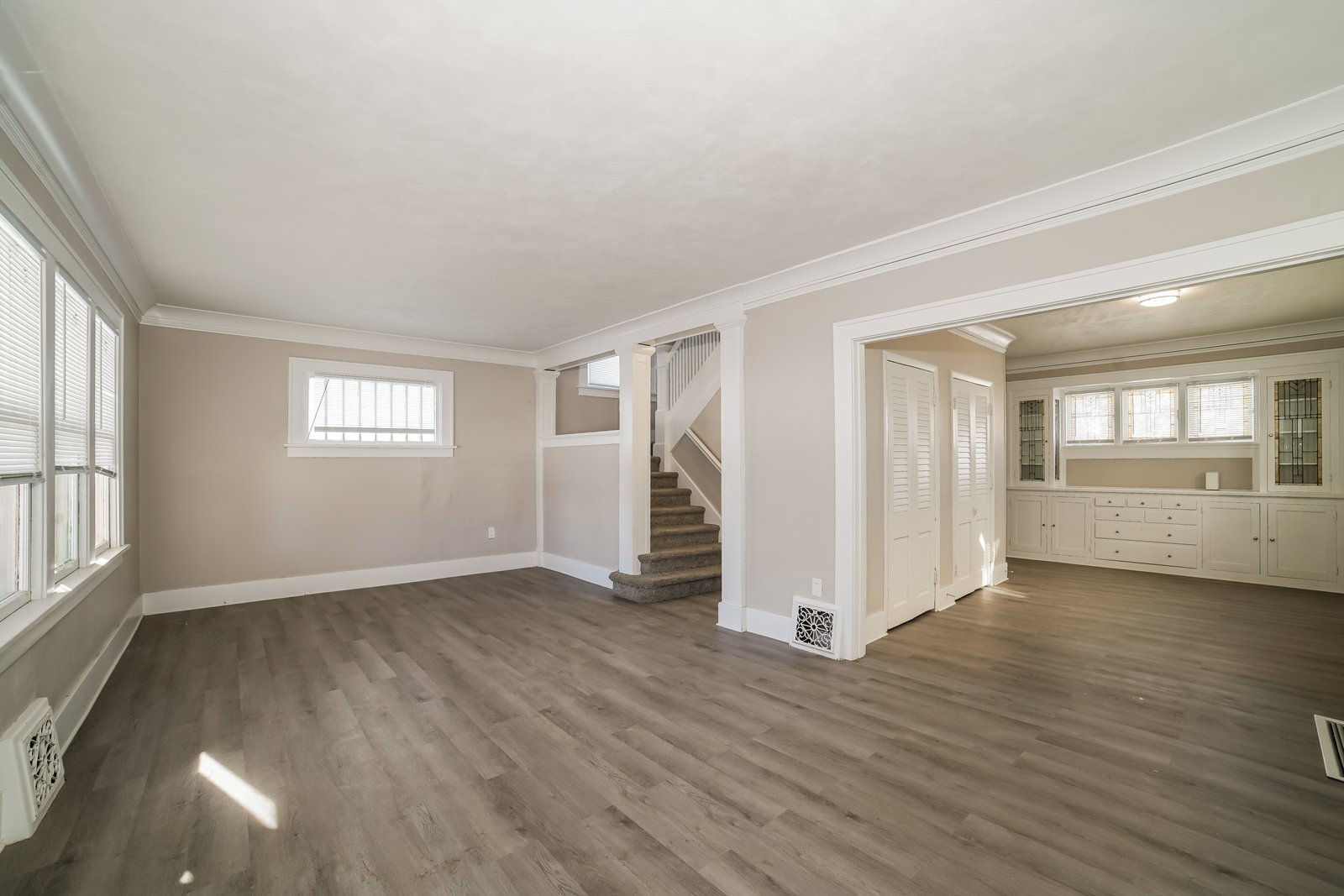 Building Photo - 1217 N Bourland Ave