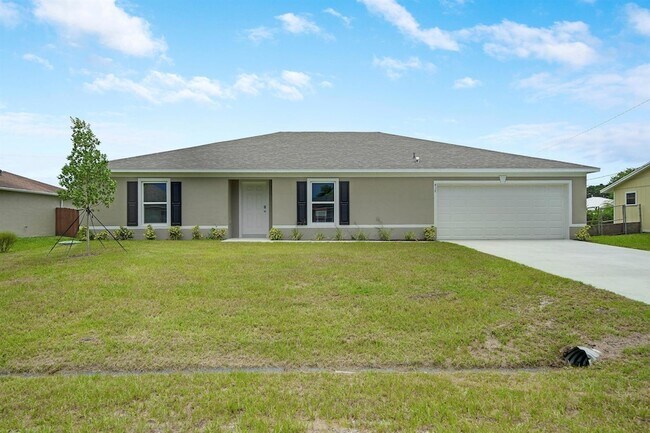 Building Photo - 438 SW Meadow Terrace