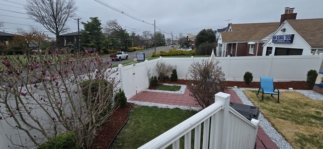 Building Photo - 35 Universal Ave