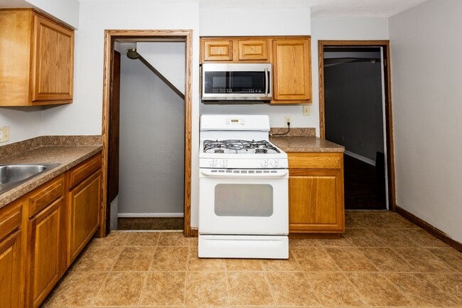 Building Photo - 5048 Claremont Blvd