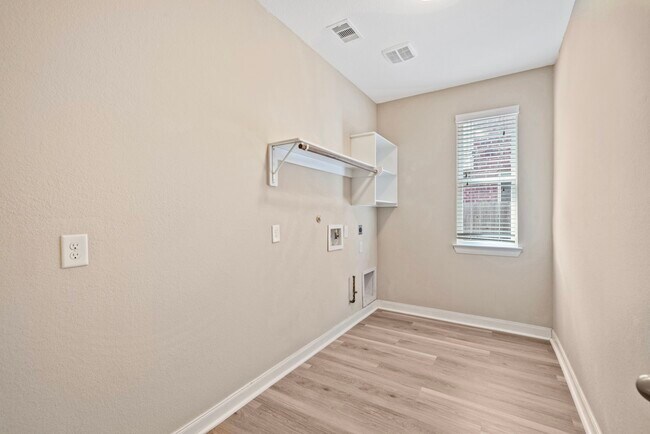 Building Photo - 22523 Birch Ridge Meadow Dr