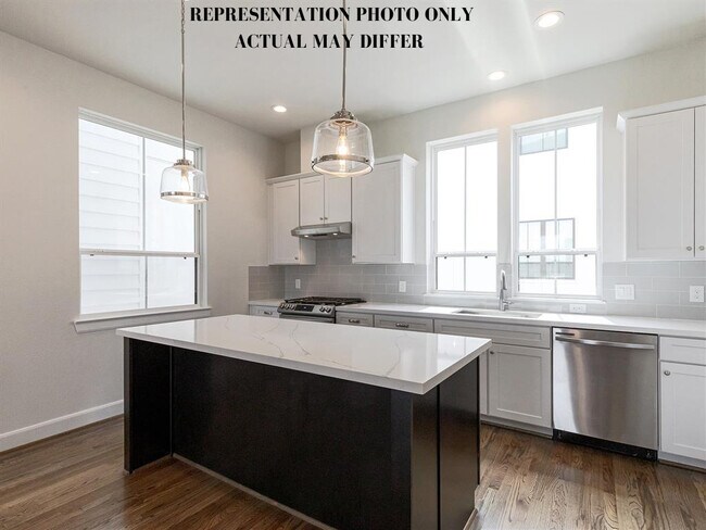Building Photo - 2808 Grand Fountains Dr