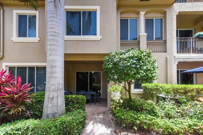 Building Photo - 3033 Waterside Cir