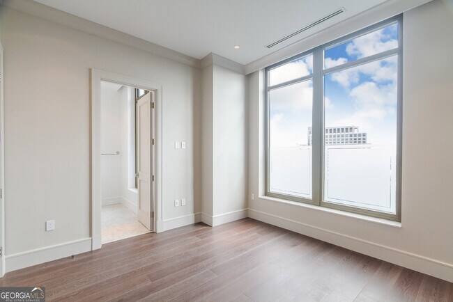 Building Photo - 3376 Peachtree Rd NE