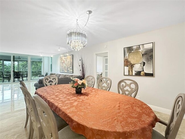 Building Photo - 3505 Oaks Way