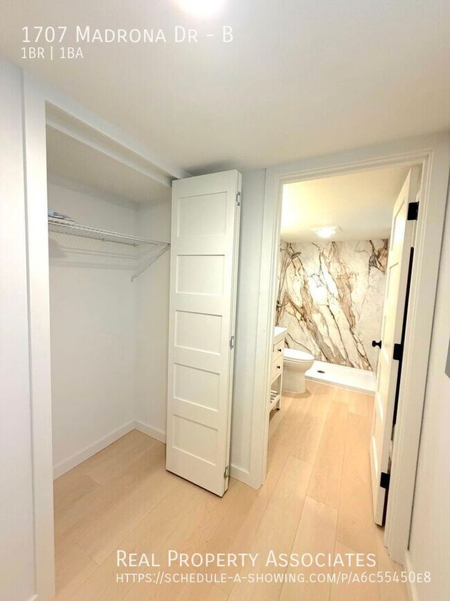 Building Photo - 1707 Madrona Dr