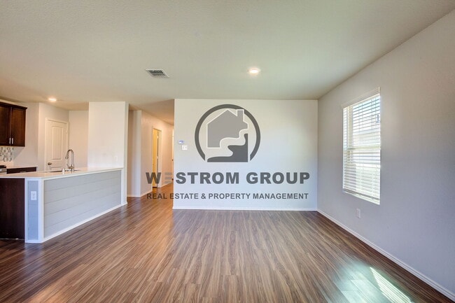 Building Photo - 404 Falling Star Dr