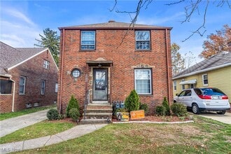 Building Photo - 6151 Wareham Dr