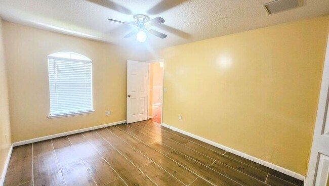 Building Photo - 4114 Pebble Brooke Circle South
