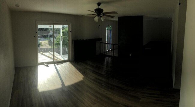 Building Photo - 6112 S Lakewood Ave