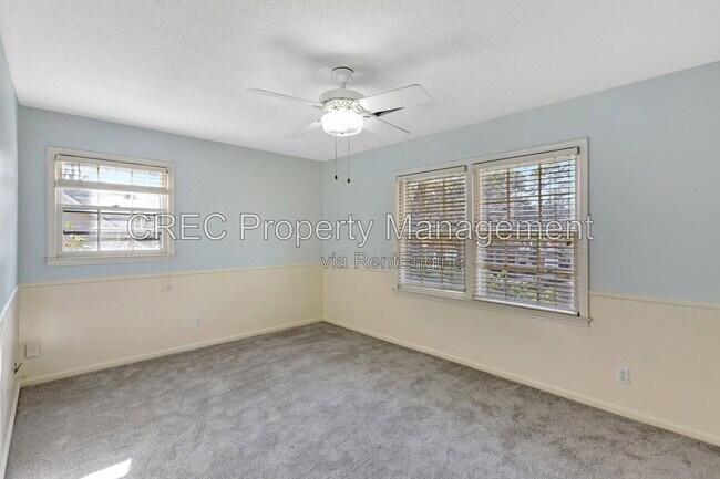 Building Photo - 321 Shaftesbury Ln