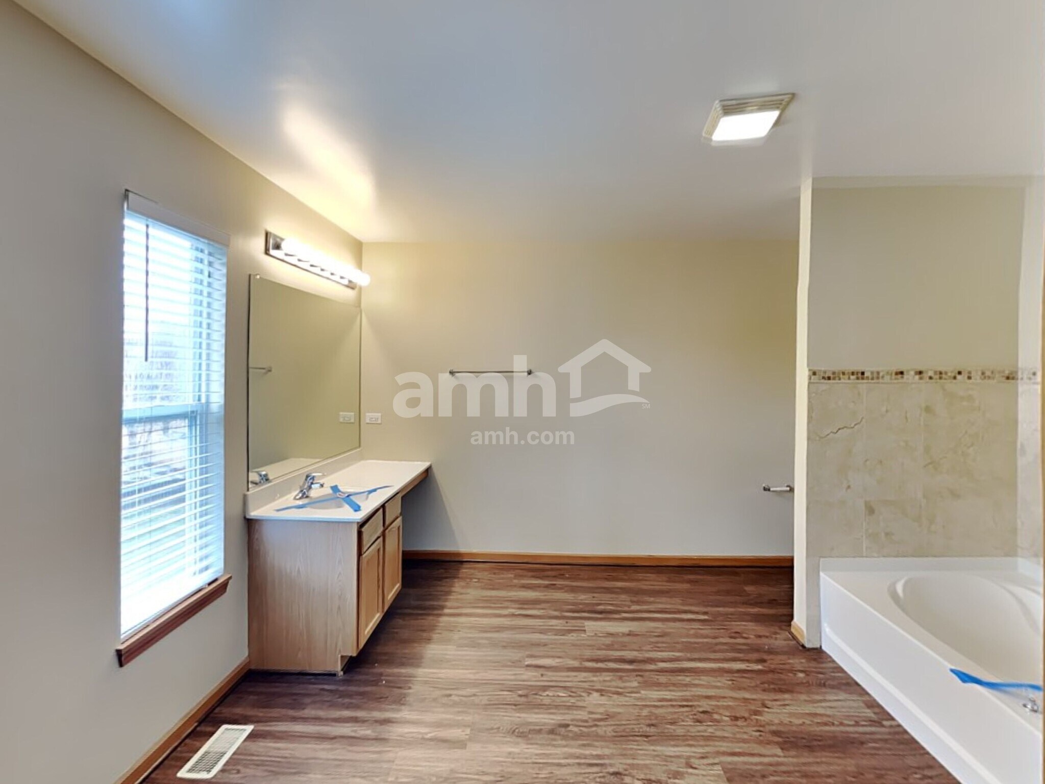 Building Photo - 3229 Kenilworth Ln