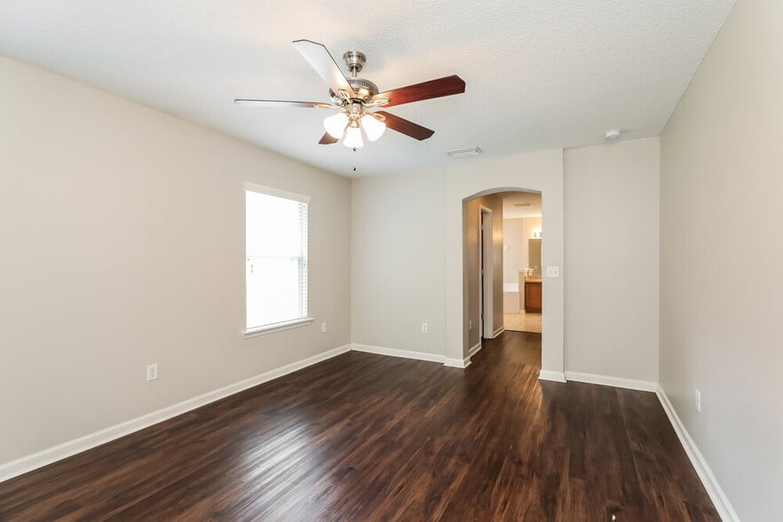 Building Photo - 14081 Bradley Cove Rd