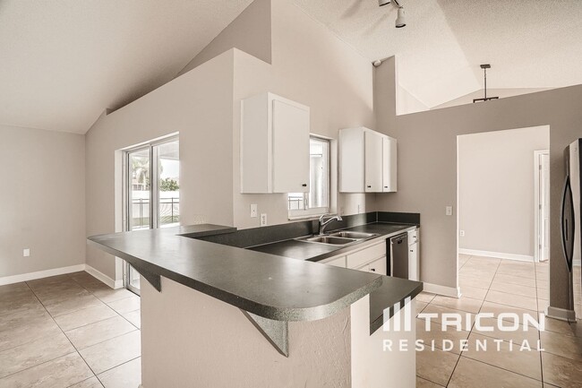 Building Photo - 7672 Habersham Dr