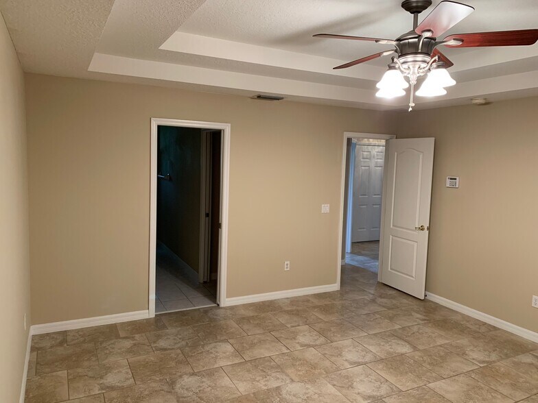 Building Photo - 65 Brookside Ln