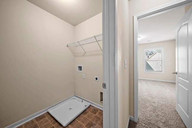 Building Photo - 232 Bobbie Way