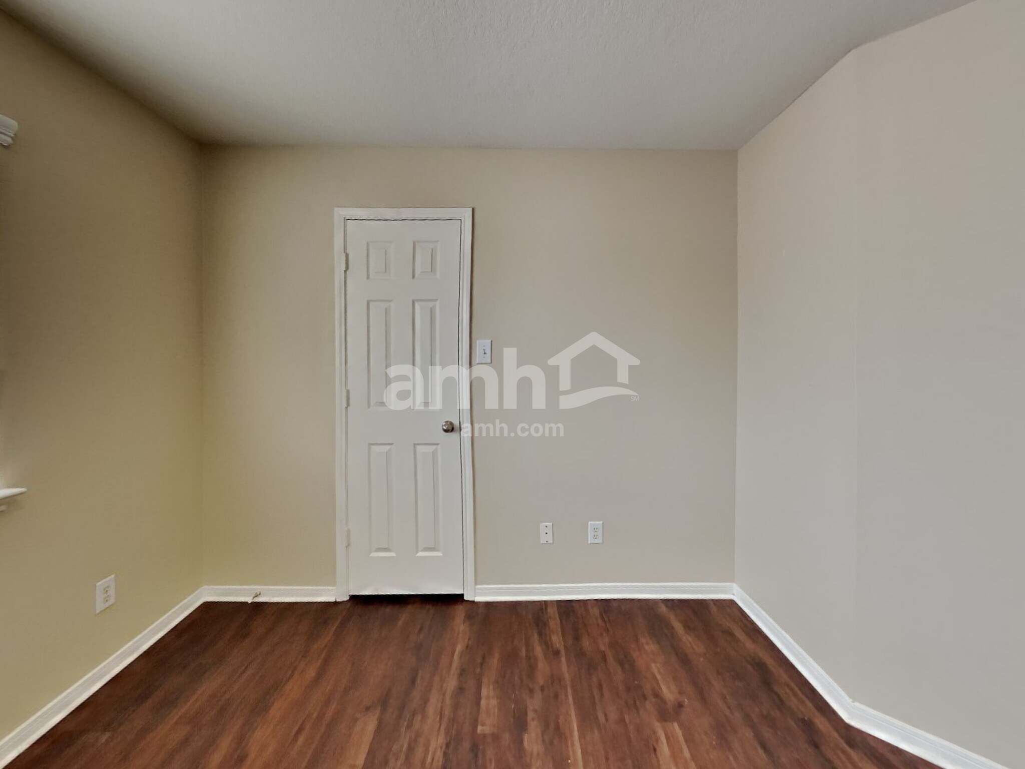 Building Photo - 439 Pinewood Ridge Dr