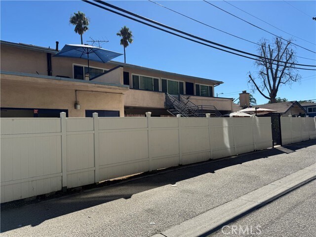 Building Photo - 6722 Whitsett Ave