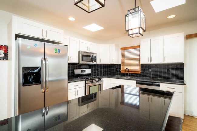 Building Photo - WAHIAWA TOWN: 4-BED, 2-BATH AVAILABLE EARLY NOV!