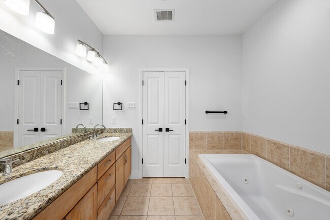 Building Photo - 2315 McIlhenny St